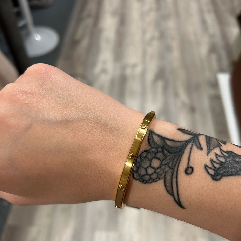 NWT Kate Spade, spot the spade hinge bangle